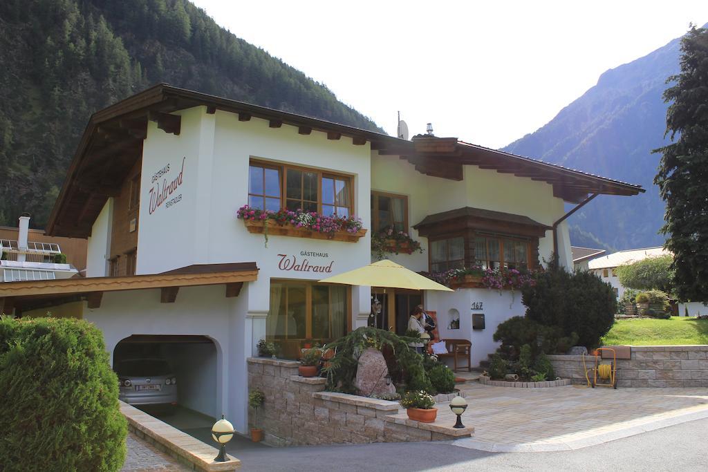 Gästehaus Waltraud Längenfeld Exterior foto